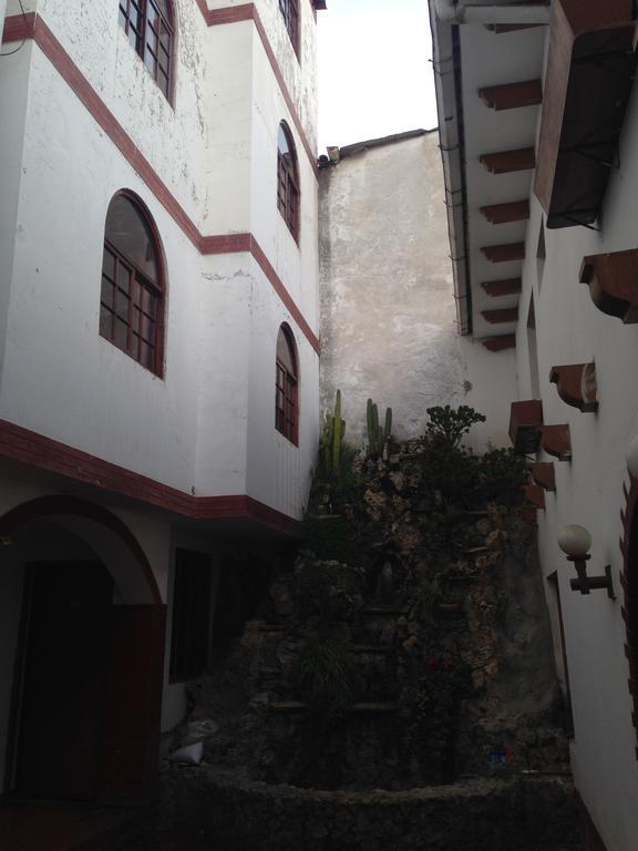 Hospedaje Casa Blanca Huaraz  Buitenkant foto